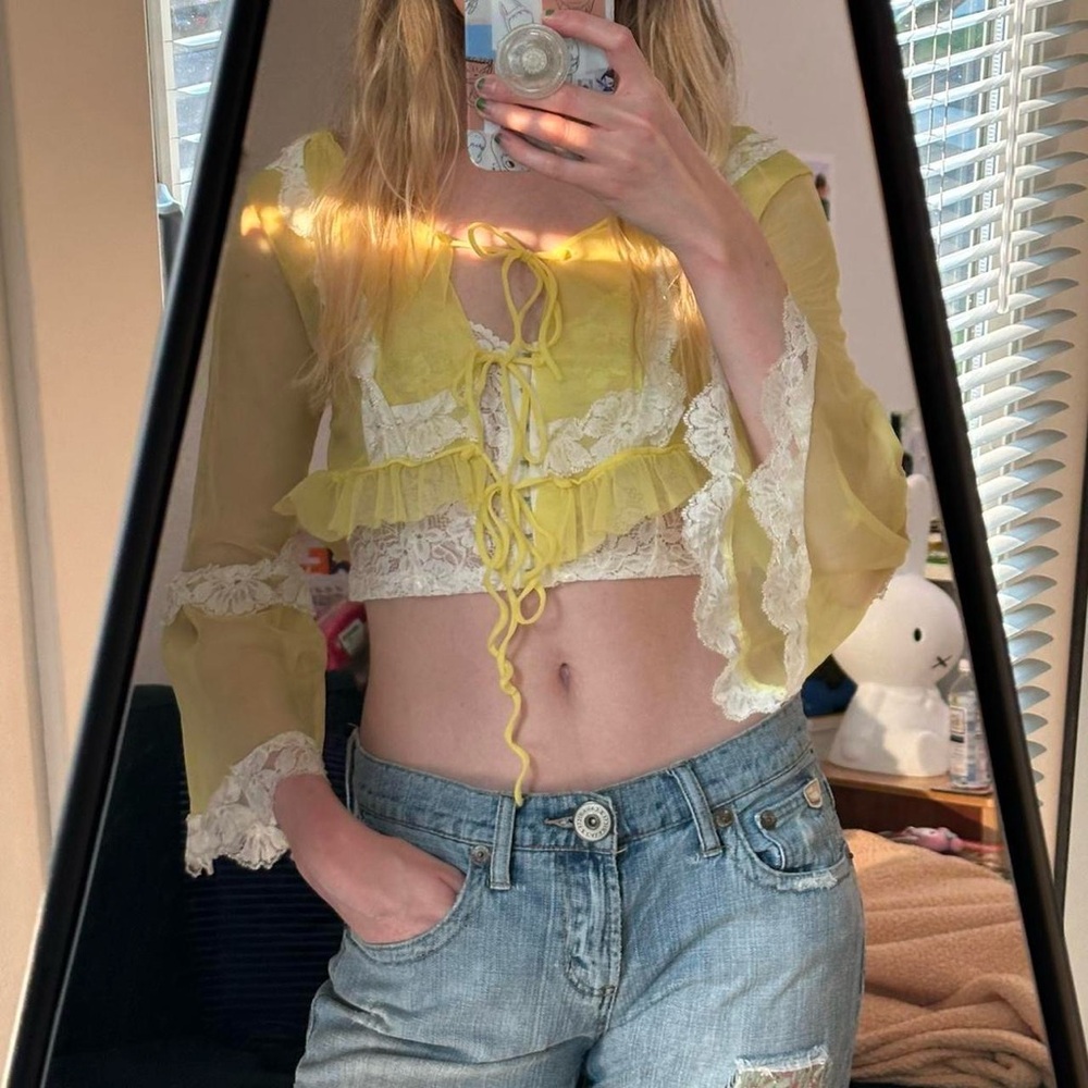 Vintage 60’s/70’s yellow cropped peasant style top